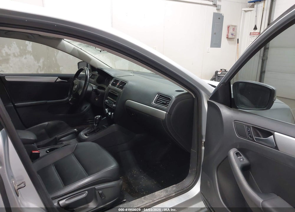 2013 VOLKSWAGEN JETTA 2.5L SE VIN: 3VWDP7AJ9DM428243