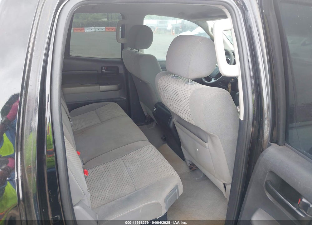 2010 TOYOTA TUNDRA VIN: 5TFUY5F1XAX148611