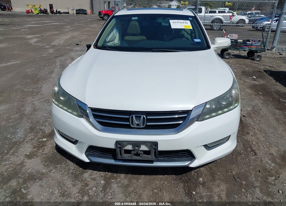 2013 HONDA ACCORD VIN: 1HGCR3F82DA029003
