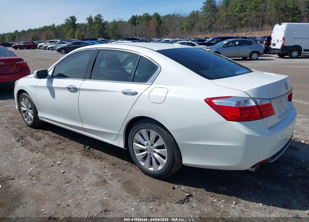 2013 HONDA ACCORD VIN: 1HGCR3F82DA029003