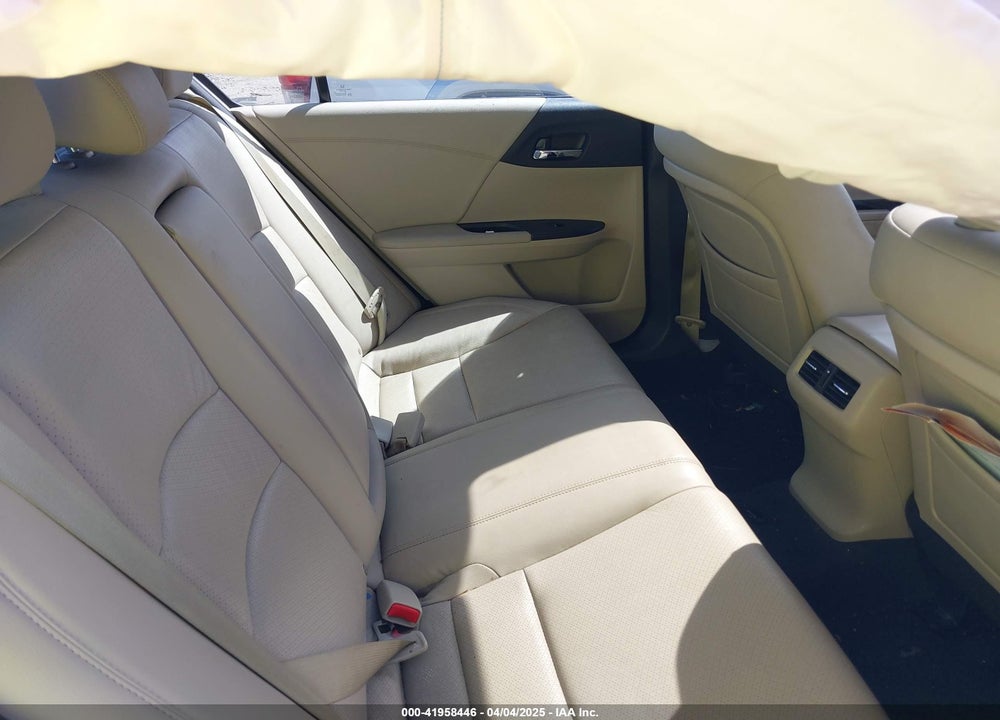 2013 HONDA ACCORD VIN: 1HGCR3F82DA029003