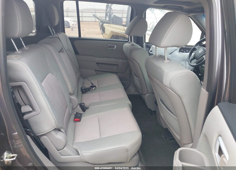 2015 HONDA PILOT VIN: 5FNYF4H39FB055130