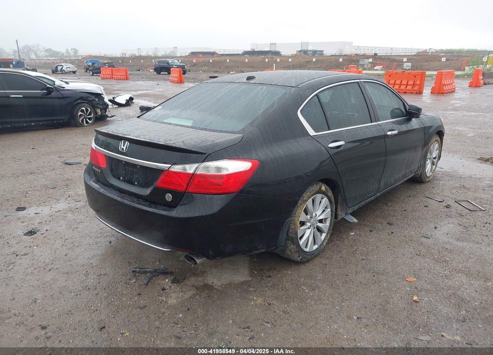 2013 HONDA ACCORD VIN: 1HGCR2F85DA151865