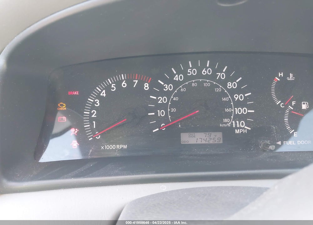 2005 TOYOTA COROLLA LE VIN: 1NXBR32EX5Z425665