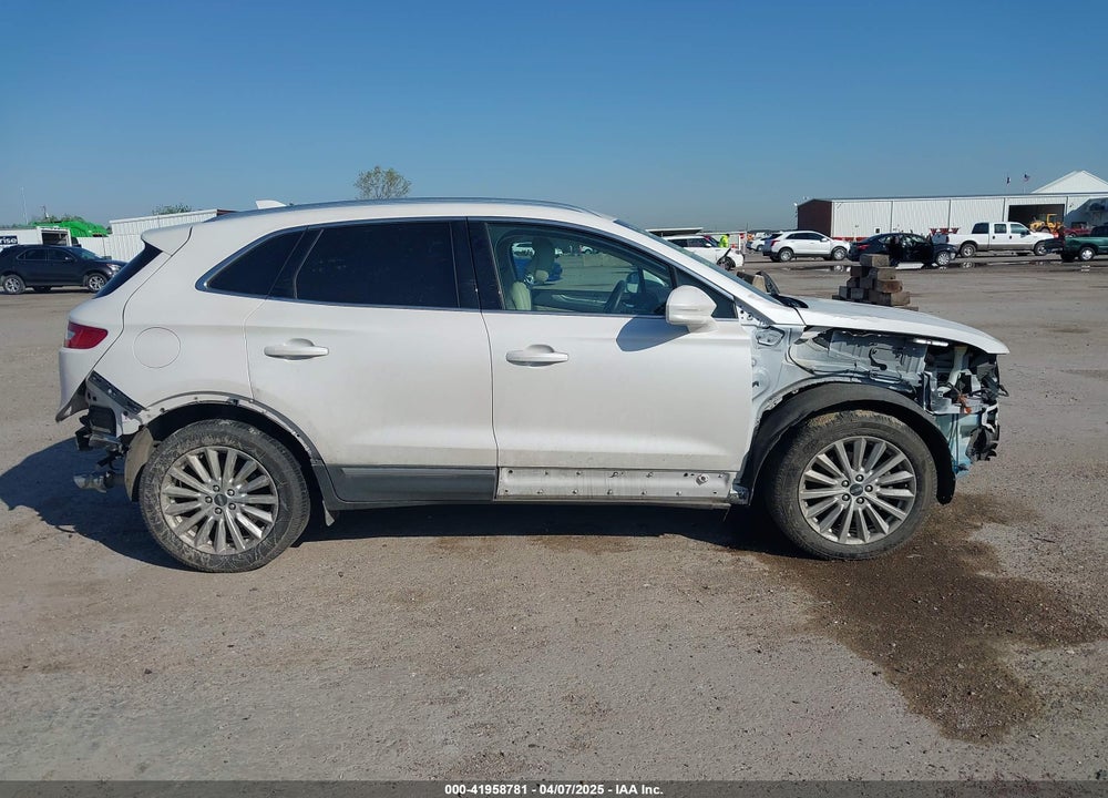 2019 LINCOLN MKC STANDARD VIN: 5LMCJ1C92KUL35937