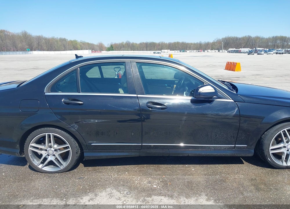 2008 MERCEDES-BENZ C 350 VIN: WDDGF56X18F051990