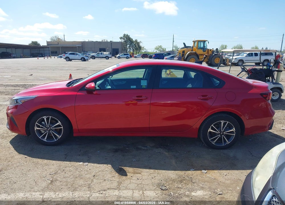 2024 KIA FORTE LXS VIN: 3KPF24AD1RE810660