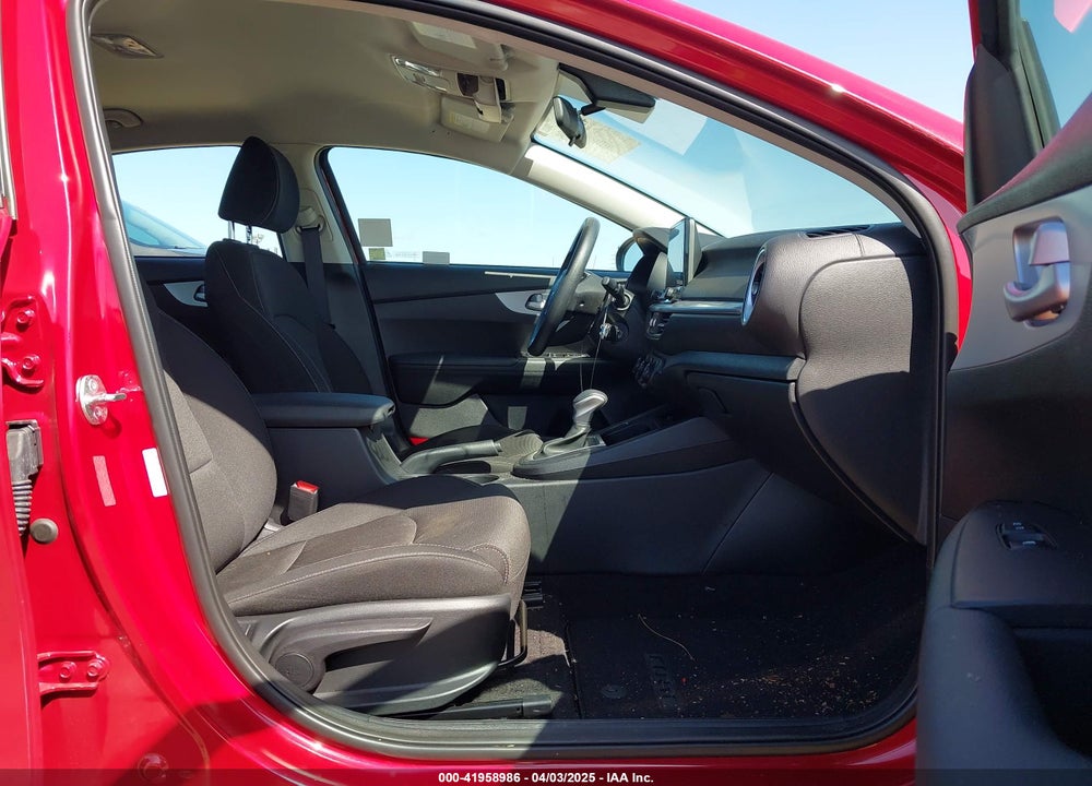 2024 KIA FORTE LXS VIN: 3KPF24AD1RE810660