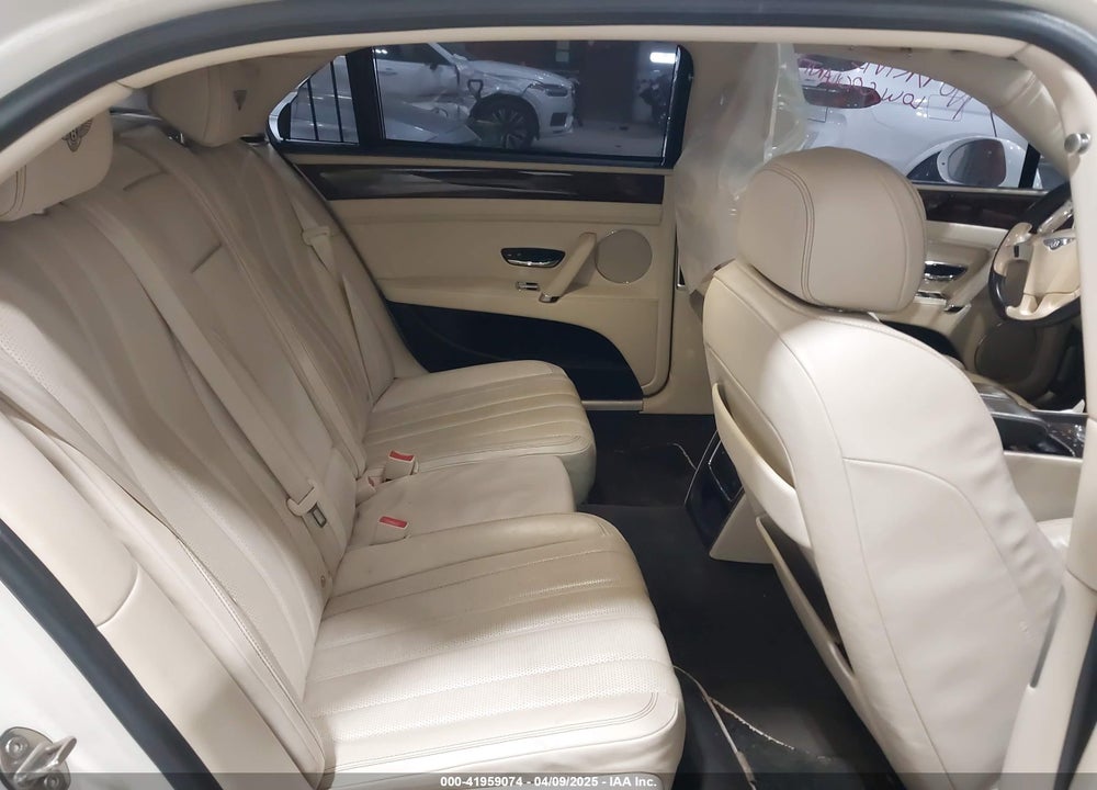 2015 BENTLEY FLYING SPUR VIN: SCBET9ZA9F8049207