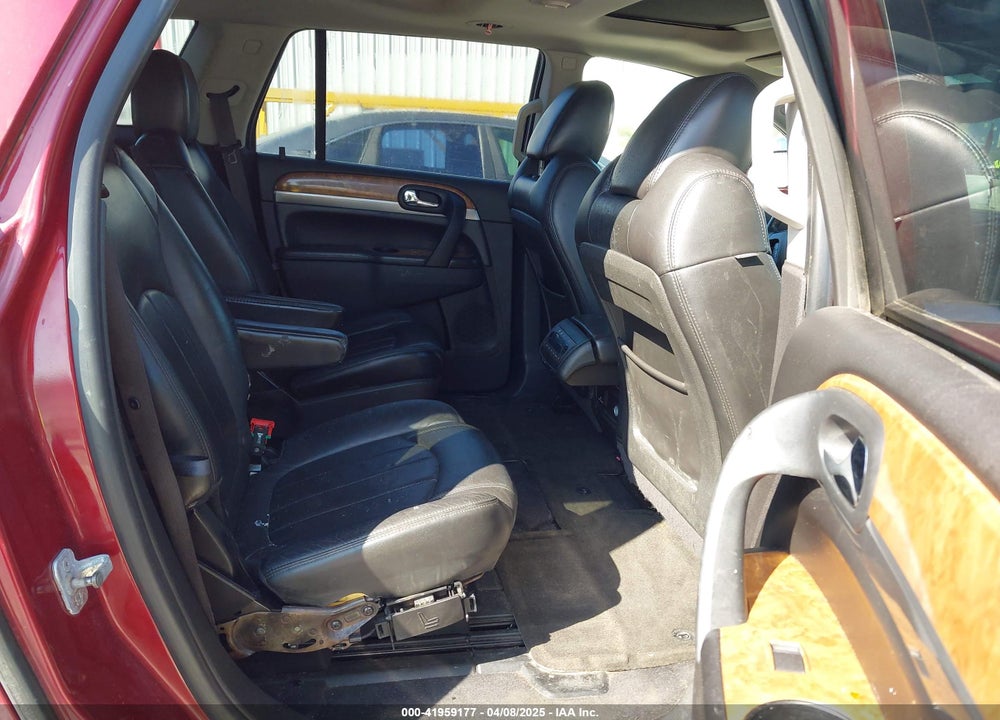 2011 BUICK ENCLAVE VIN: 5GAKVBED2BJ266880