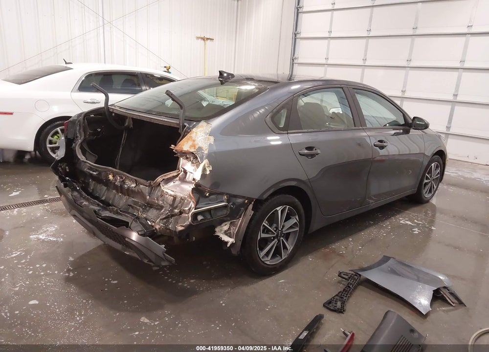2023 KIA FORTE VIN: 3KPF24AD1PE558342