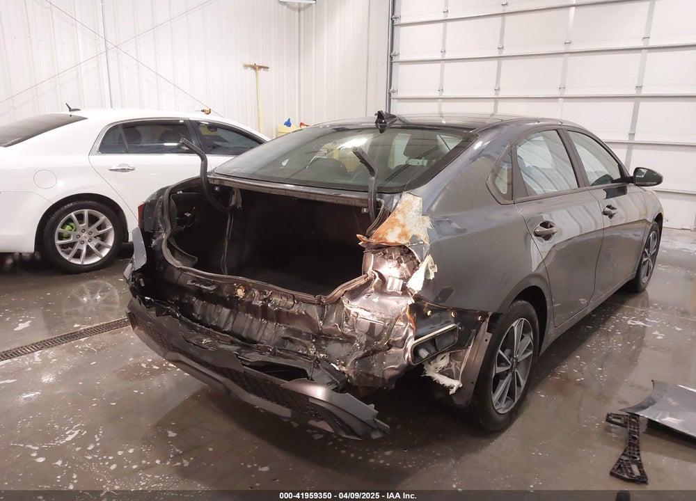 2023 KIA FORTE VIN: 3KPF24AD1PE558342
