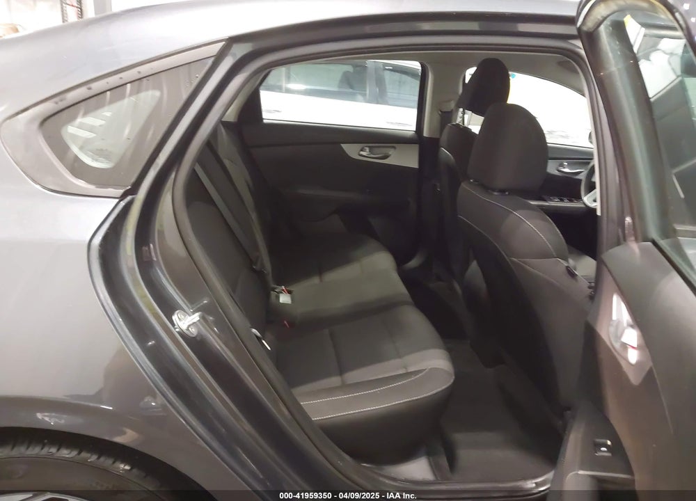 2023 KIA FORTE VIN: 3KPF24AD1PE558342