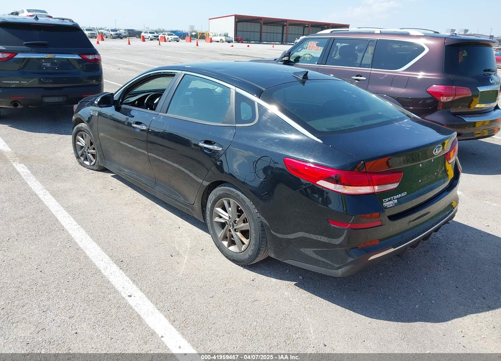 2019 KIA OPTIMA LX VIN: 5XXGT4L35KG339681