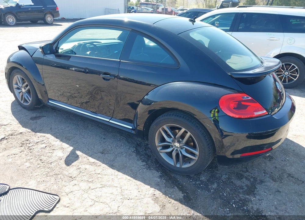 2012 VOLKSWAGEN BEETLE VIN: 3VWJX7AT5CM637353