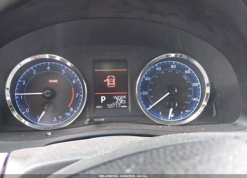 2018 TOYOTA COROLLA LE VIN: 2T1BURHE8JC079006