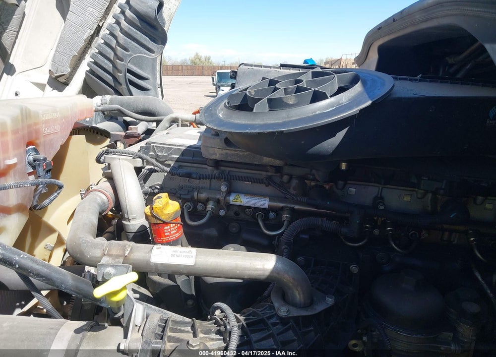 2017 FREIGHTLINER CASCADIA 125 VIN: 3AKJGLDV4HDHY9145