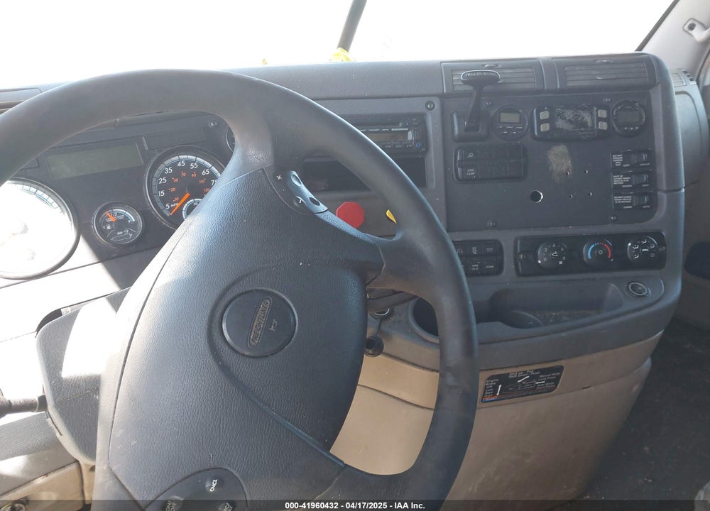 2017 FREIGHTLINER CASCADIA 125 VIN: 3AKJGLDV4HDHY9145