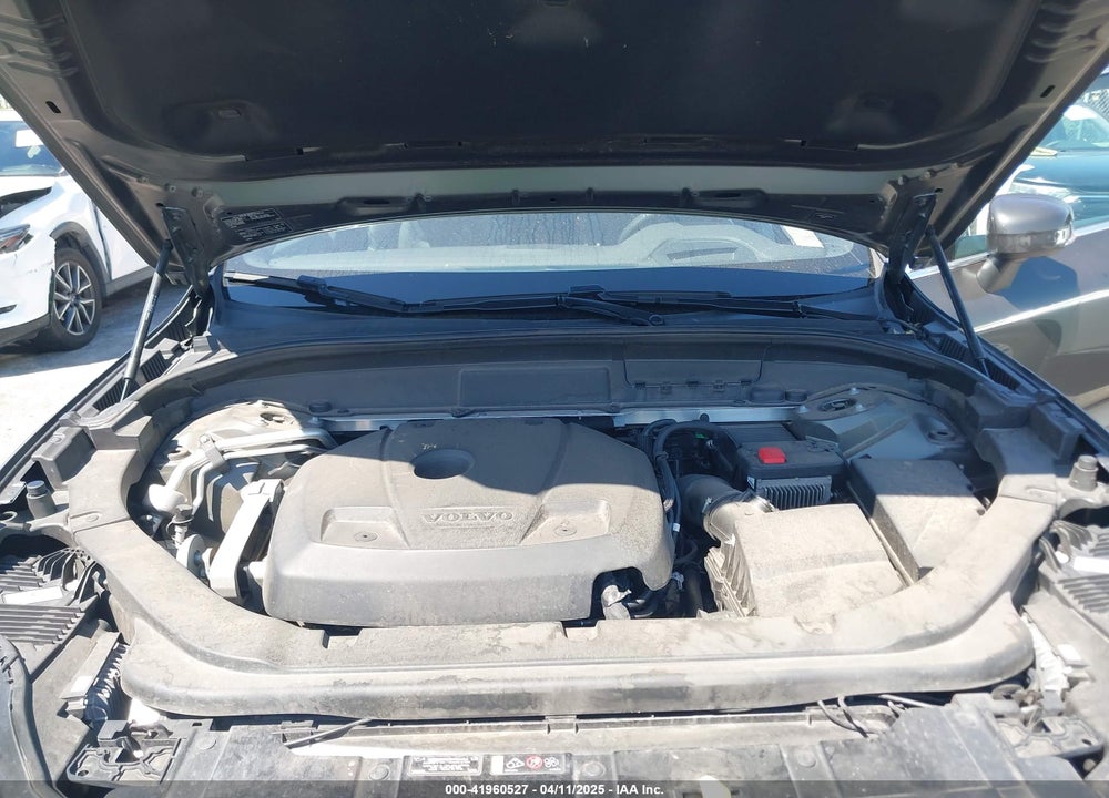 2019 VOLVO XC60 VIN: LYV102DK7KB187349