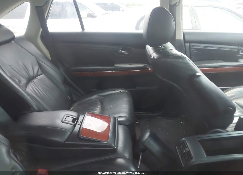 2004 LEXUS RX 330 VIN: JTJGA31U740015533