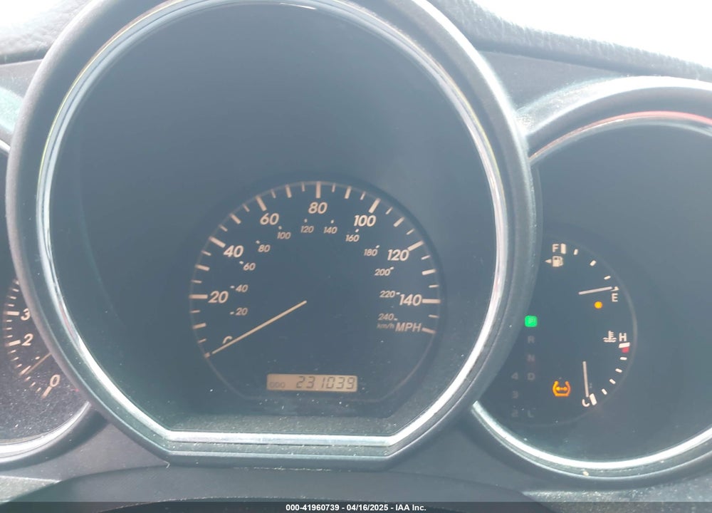 2004 LEXUS RX 330 VIN: JTJGA31U740015533