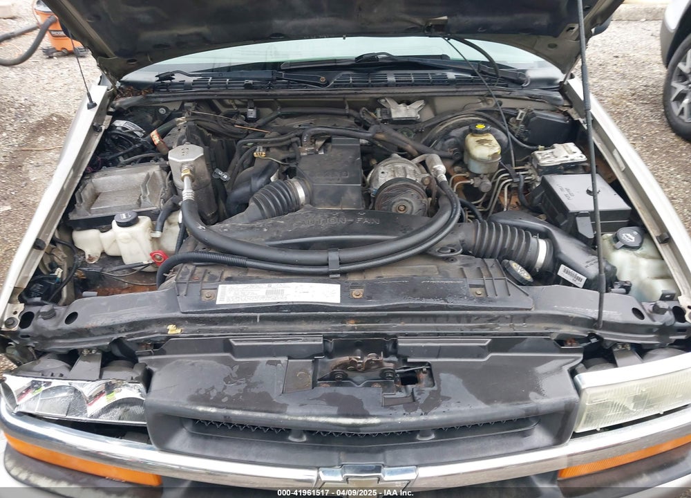 2002 CHEVROLET S-10 LS VIN: 1GCCS145928229624