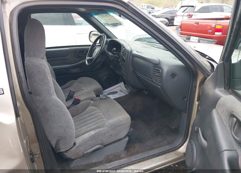 2002 CHEVROLET S-10 LS VIN: 1GCCS145928229624