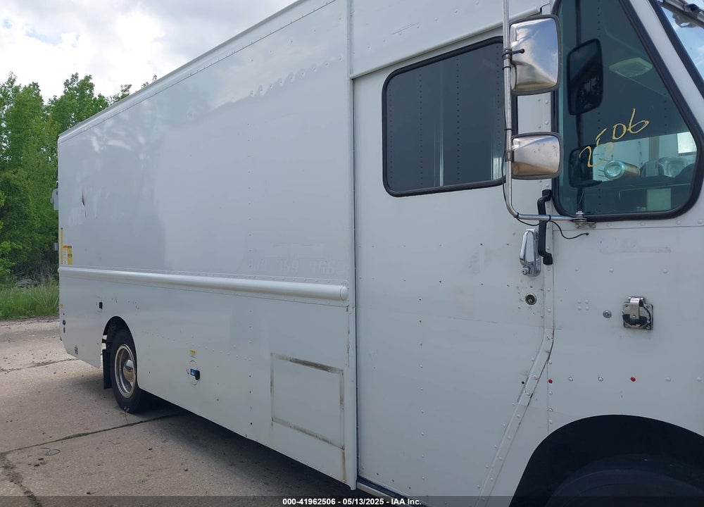 2015 FREIGHTLINER CHASSIS M LINE WALK-IN VAN VIN: 4UZAAPDU1FCGL7590