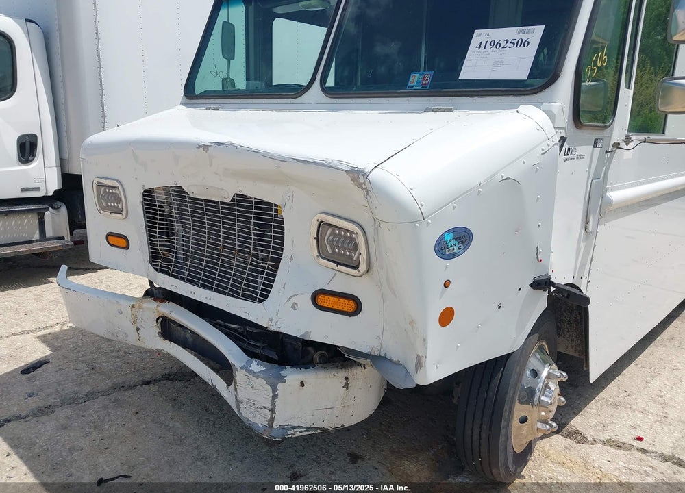 2015 FREIGHTLINER CHASSIS M LINE WALK-IN VAN VIN: 4UZAAPDU1FCGL7590