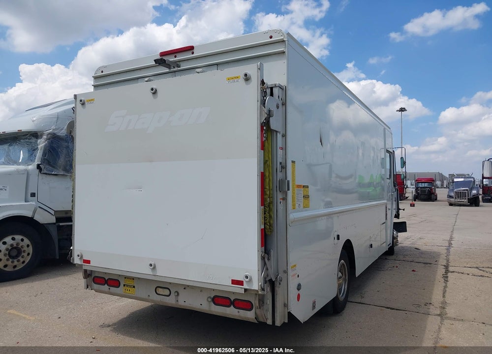 2015 FREIGHTLINER CHASSIS M LINE WALK-IN VAN VIN: 4UZAAPDU1FCGL7590