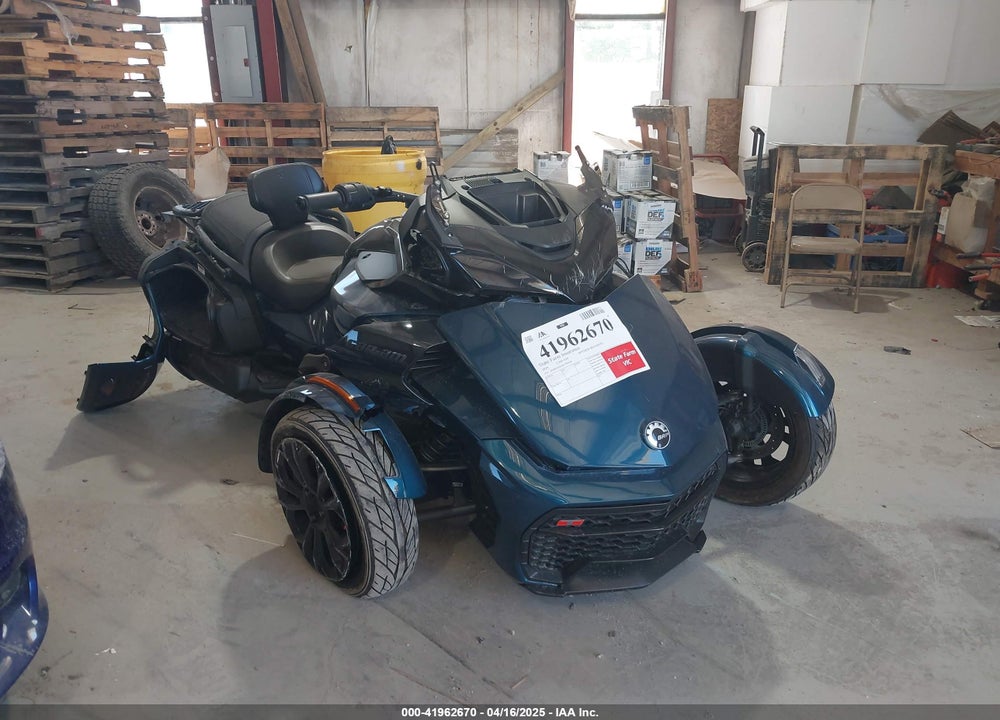 2024 CAN-AM SPYDER ROADSTER F3-T/F3 LIMITED VIN: 2BXREDD21RV000188