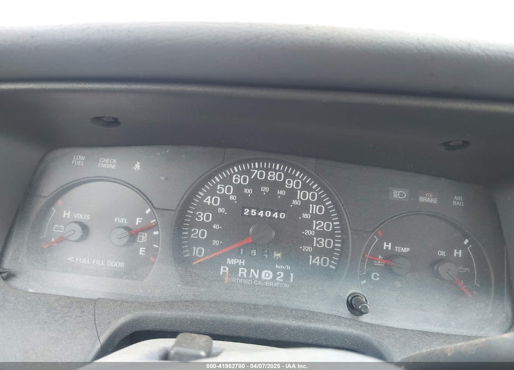 2001 FORD CROWN VICTORIA VIN: 2FAFP71W71X143506