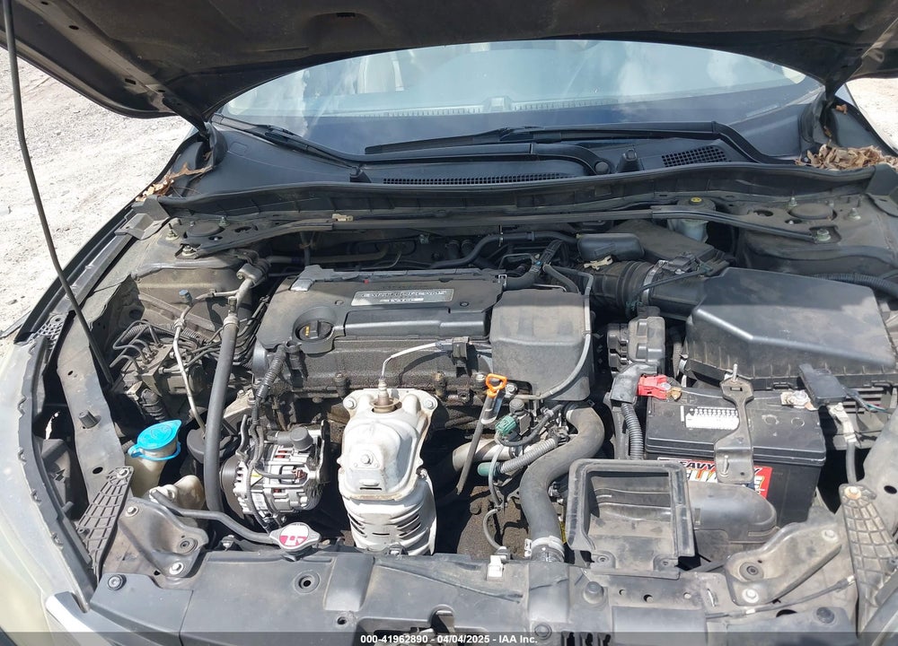 2015 HONDA ACCORD VIN: 1HGCR2F82FA149204