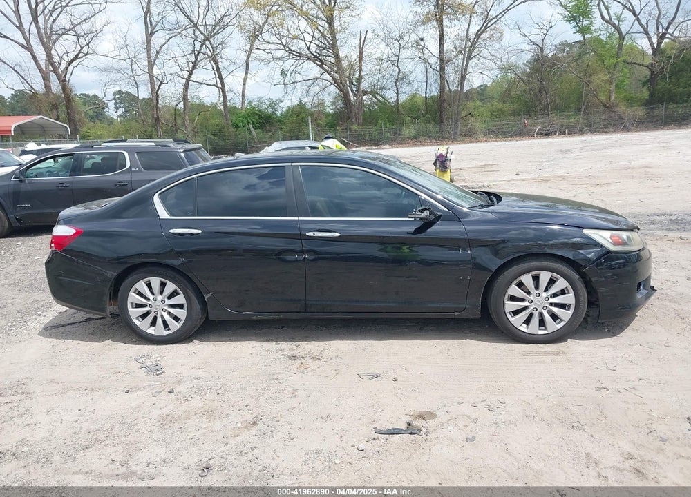 2015 HONDA ACCORD VIN: 1HGCR2F82FA149204