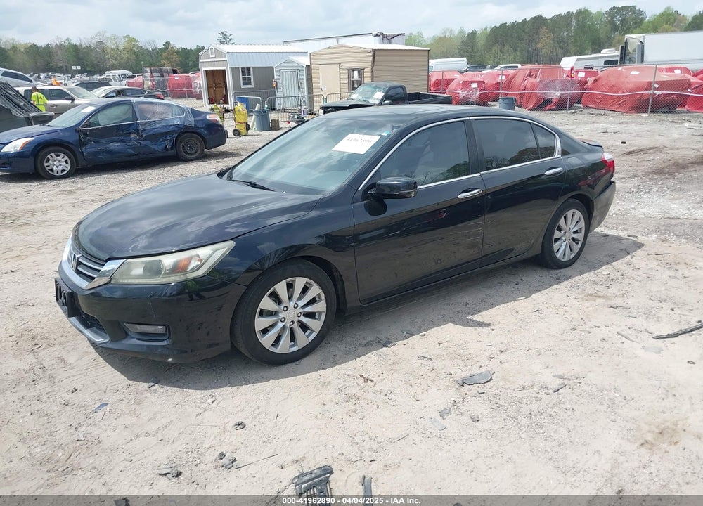 2015 HONDA ACCORD VIN: 1HGCR2F82FA149204