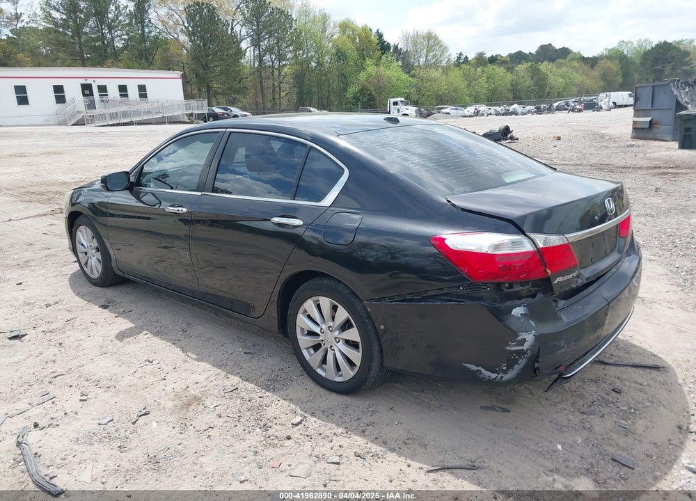 2015 HONDA ACCORD VIN: 1HGCR2F82FA149204