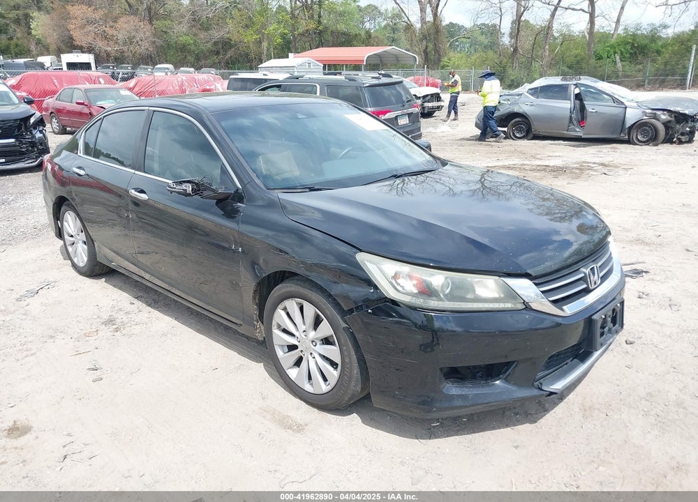 2015 HONDA ACCORD VIN: 1HGCR2F82FA149204