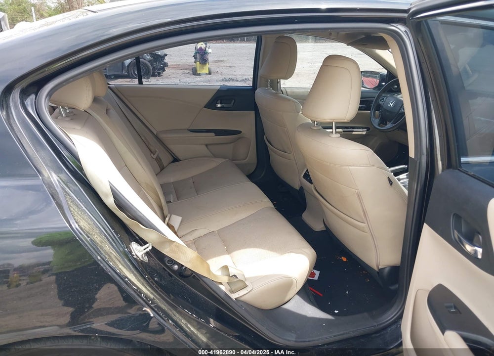 2015 HONDA ACCORD VIN: 1HGCR2F82FA149204
