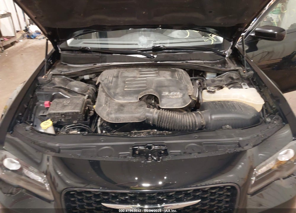 2019 CHRYSLER 300 TOURING AWD VIN: 2C3CCARG4KH649295