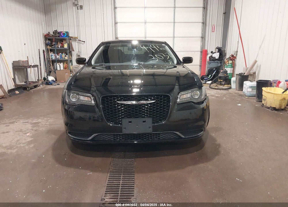 2019 CHRYSLER 300 TOURING AWD VIN: 2C3CCARG4KH649295