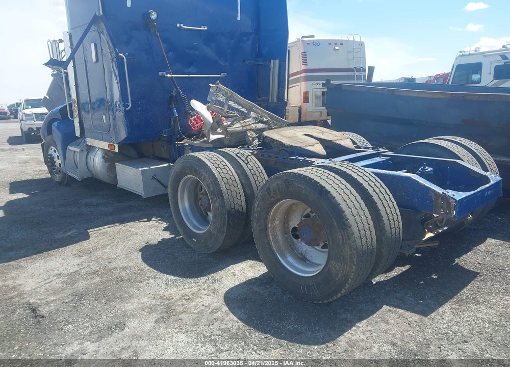 2000 PETERBILT 385 VIN: 1XPGDU9X4YN512576