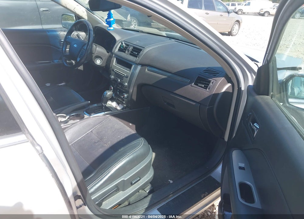 2010 FORD FUSION VIN: 3FAHP0JG7AR389592