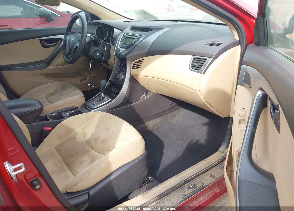 2013 HYUNDAI ELANTRA VIN: KMHDH4AE4DU551070