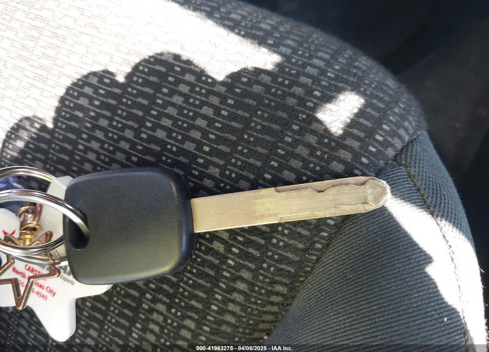 2016 HONDA FIT LX VIN: JHMGK5H59GS002106