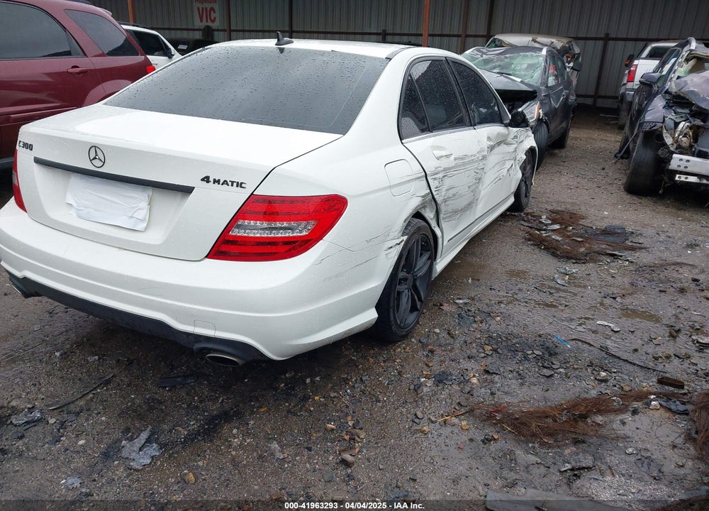 2012 MERCEDES-BENZ C CLASS VIN: WDDGF8BBXCR197758