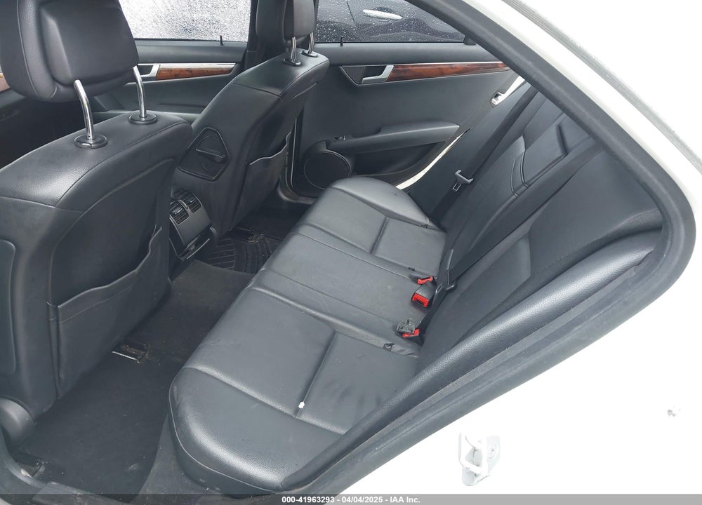 2012 MERCEDES-BENZ C CLASS VIN: WDDGF8BBXCR197758