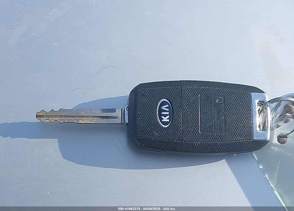 2018 KIA FORTE VIN: 3KPFL4A72JE248196