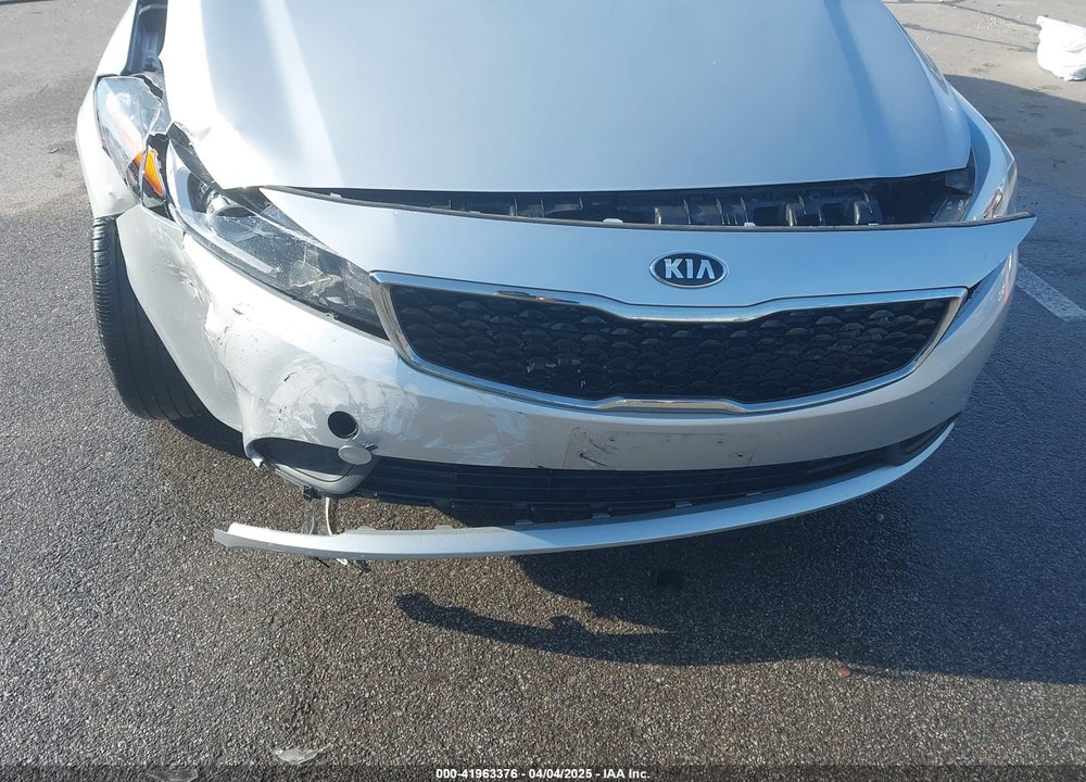 2018 KIA FORTE VIN: 3KPFL4A72JE248196