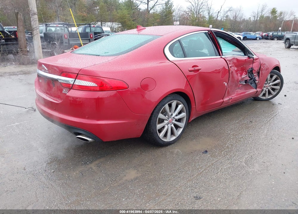 2014 JAGUAR XF VIN: SAJWJ0EF0E8U22705