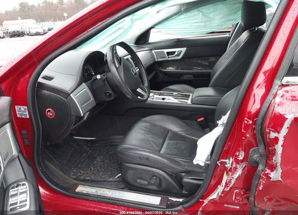 2014 JAGUAR XF VIN: SAJWJ0EF0E8U22705